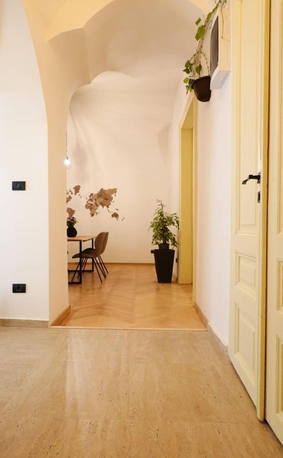 The Industrique Home - 3 Bedroom Apartment Timisoara Exterior photo