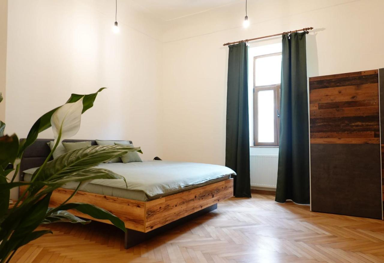 The Industrique Home - 3 Bedroom Apartment Timisoara Exterior photo