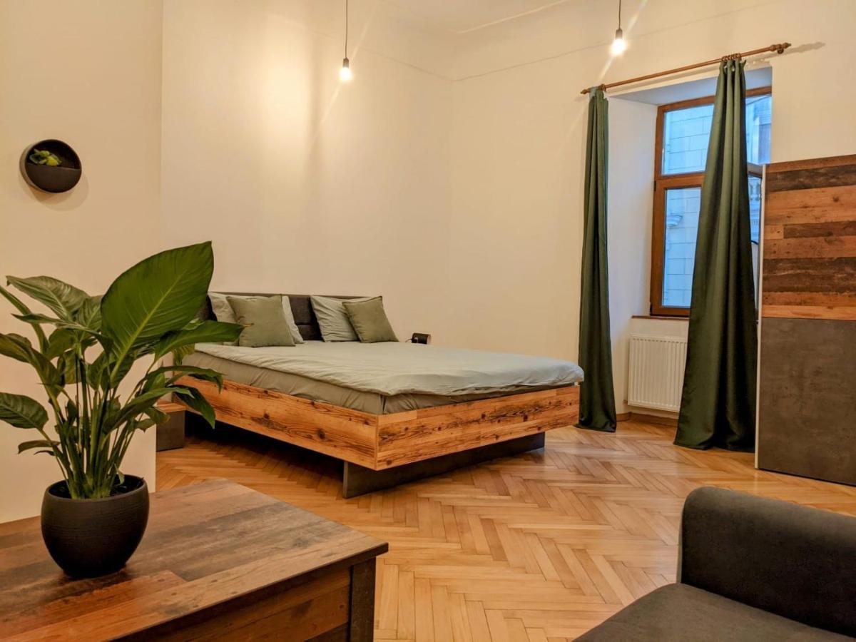 The Industrique Home - 3 Bedroom Apartment Timisoara Exterior photo