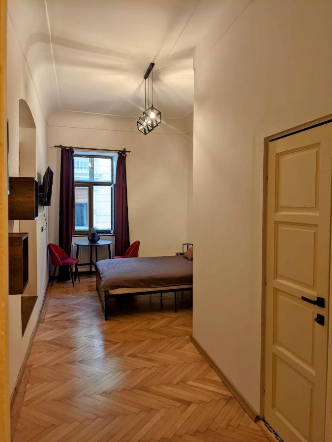 The Industrique Home - 3 Bedroom Apartment Timisoara Exterior photo